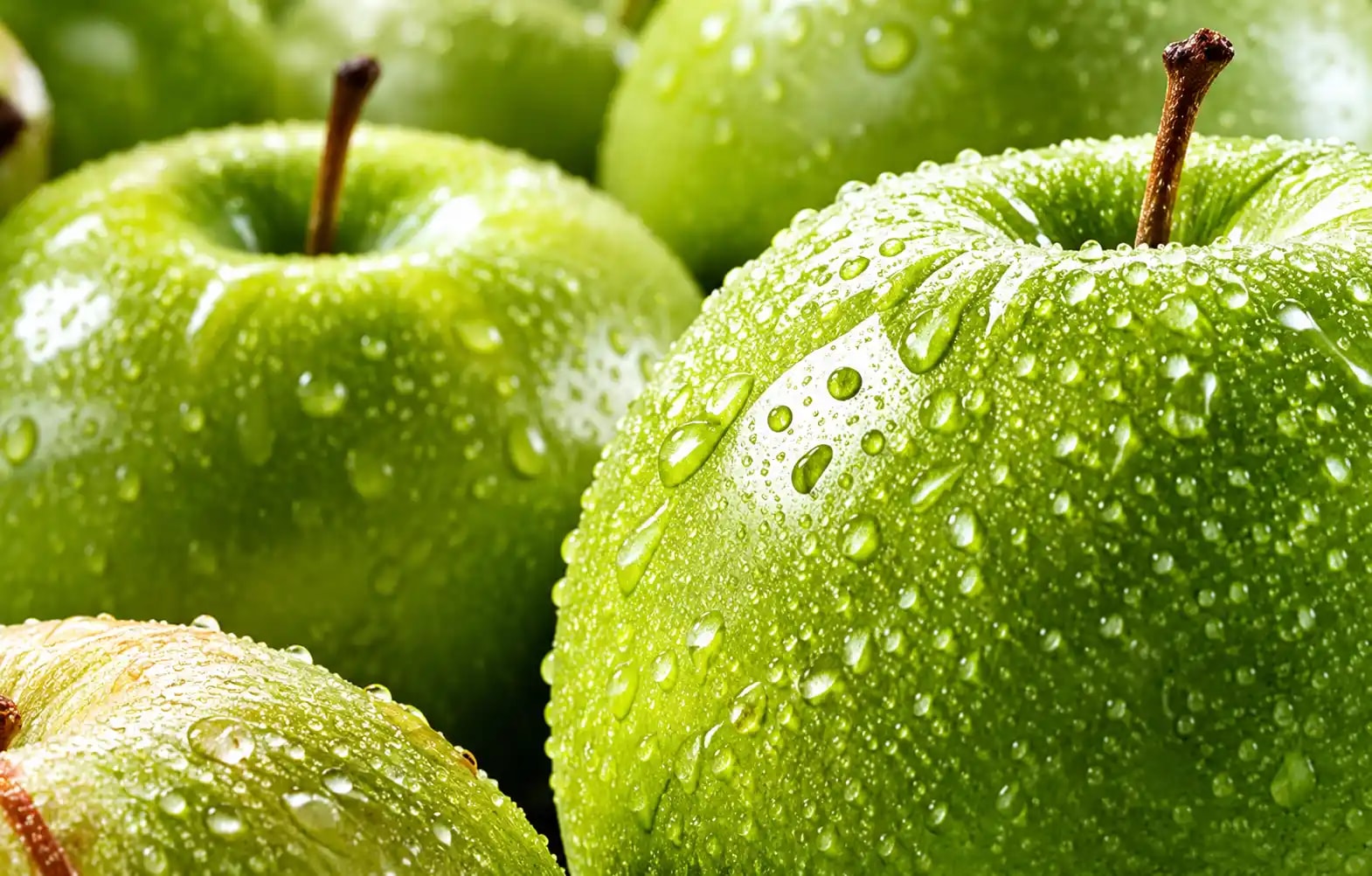 Dewy Granny Smith green apples
