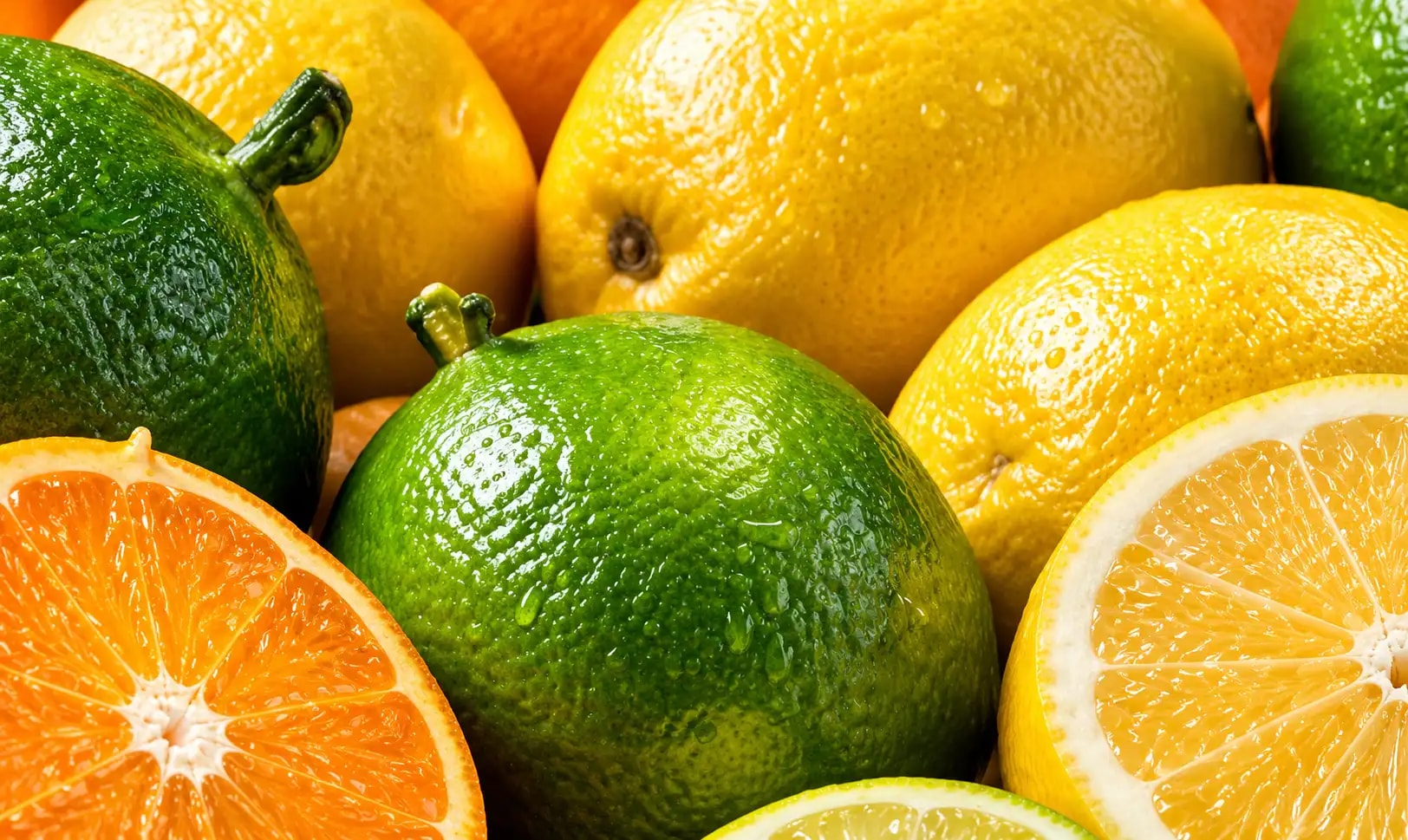A pile of juicy citrus fruit